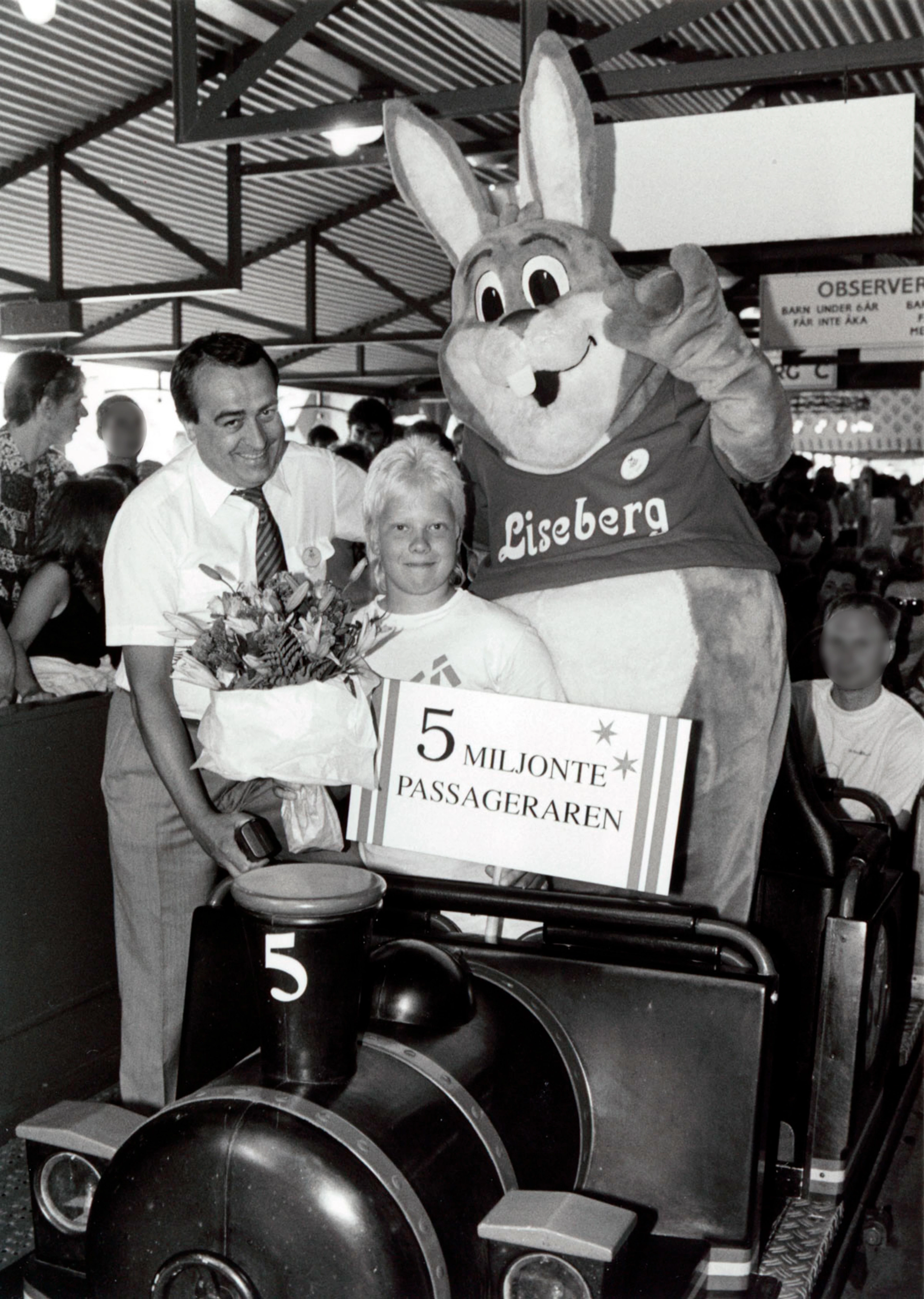 18 juli 1990. Den fem miljonte passageraren i Lisebergbanan sedan premiären 1987.